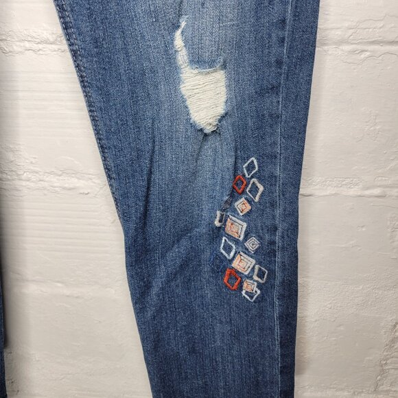 Democracy Women's Size 10 Jeans Girlfriend Distressed Embroidered - Picture 5 of 8